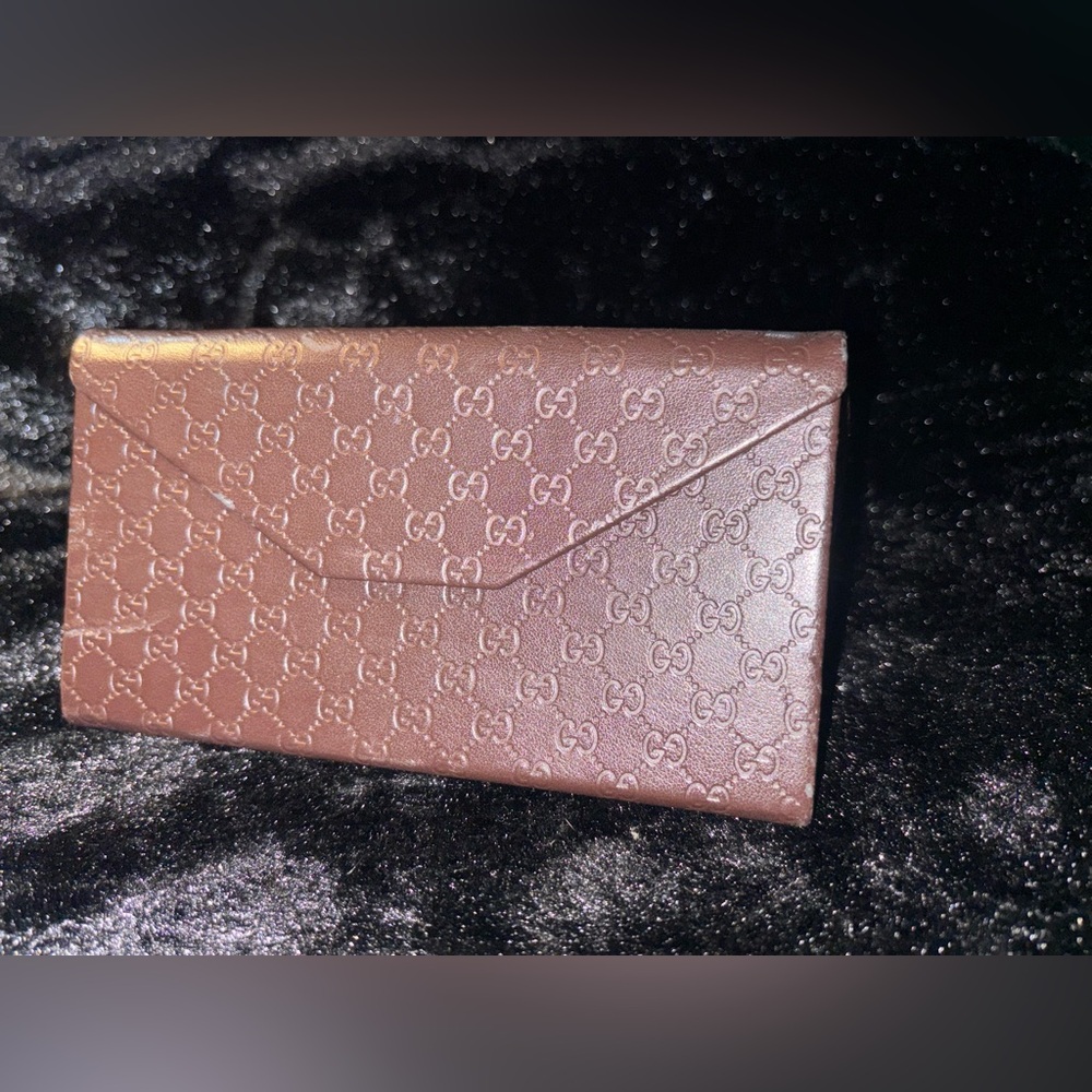 Gucci Collapsible Triangular Leather Eyeglass Case - image 2